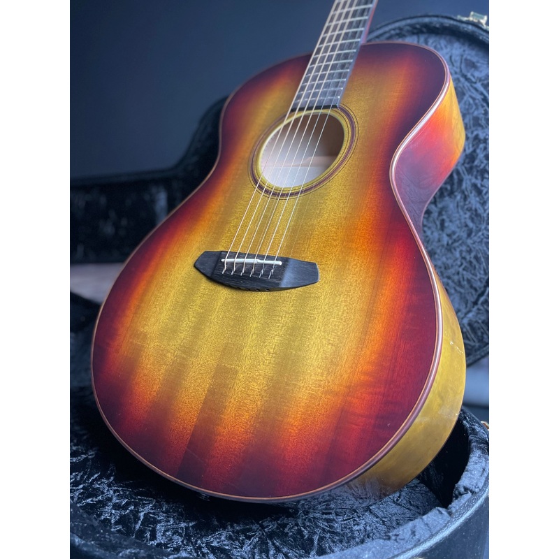 Breedlove Oregon Concert Earthsong LTD K&K Pickup