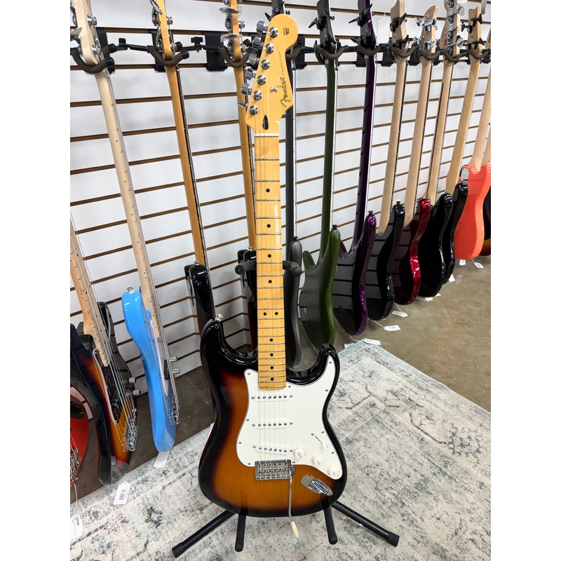 Fender Player Stratocaster with Maple Fretboard - 2-Color Sunburst