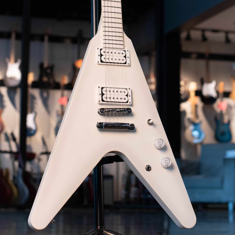USED GIBSON BRENDON SMALL SNOW FALCON FLYING V - SNOW BURST WITH CASE