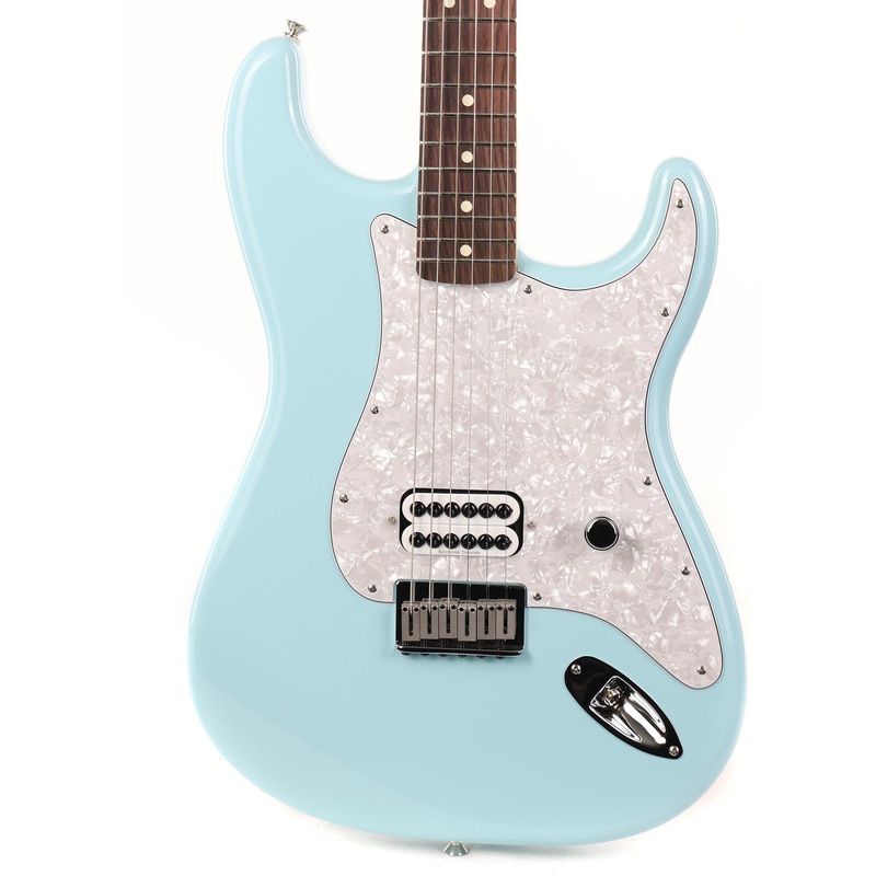 Fender Limited Edition Tom DeLonge Stratocaster Daphne Blue