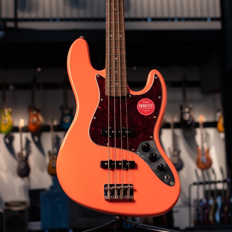 SQUIER CLASSIC VIBE '60S JAZZ BASS - TAHITIAN CORAL