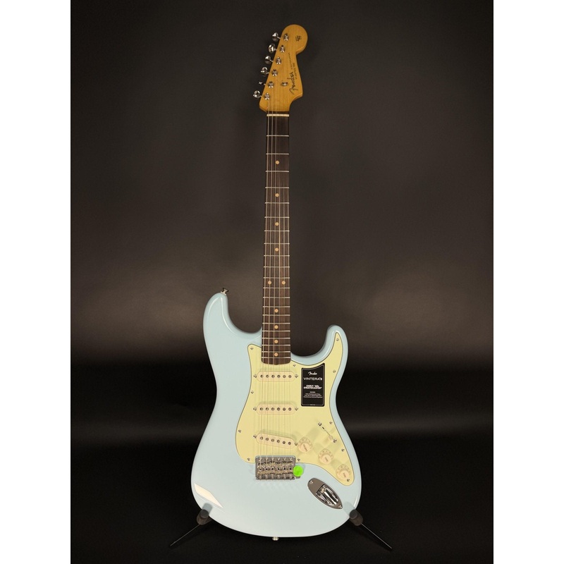 Fender Vintera III Early '60s Stratocaster - Sonic Blue