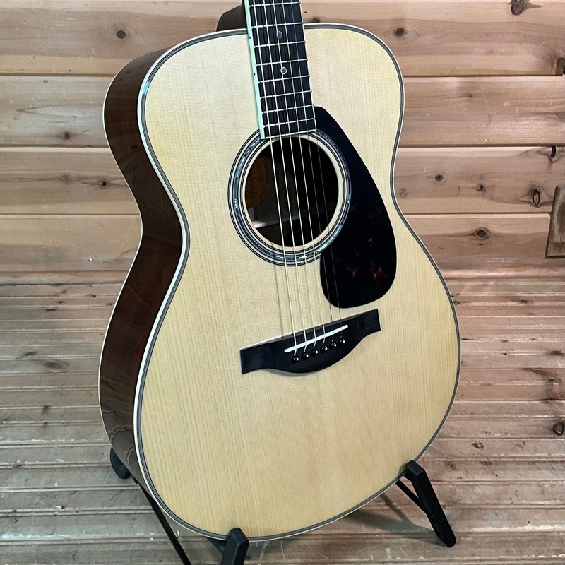 Yamaha LS16M ARE Acoustic Guitar - Natural