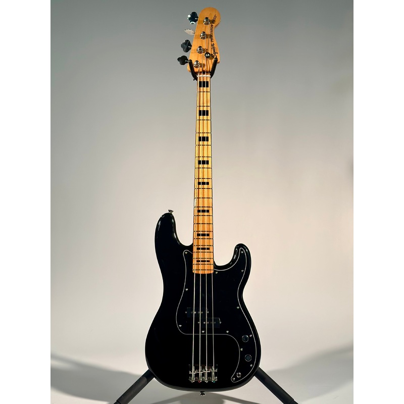 Squier Classic Vibe '70s Precision Bass, Maple Fingerboard, Black