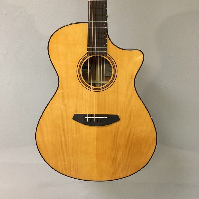 Breedlove Performer Pro Concerto Aged Toner w/Case