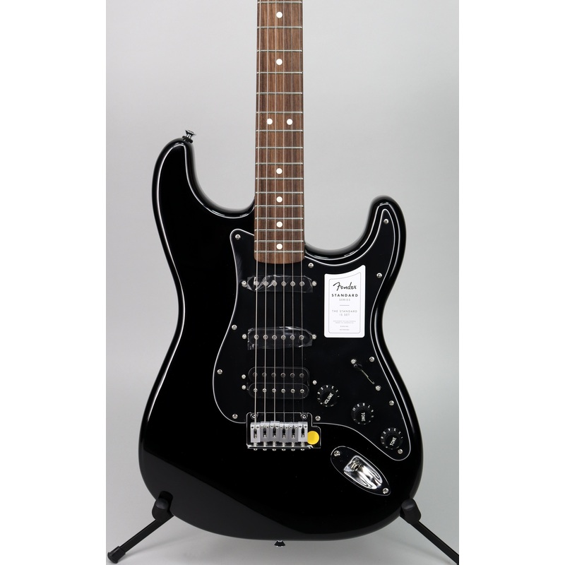 Amp Bundle Fender Standard Stratocaster HSS Black + Fender Mustang LT25 Amplifier