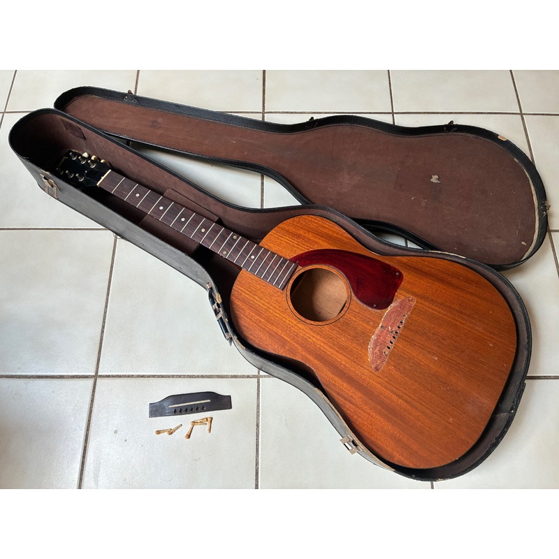 Vintage 1965 Gibson LG-0 Acoustic Guitar and Case