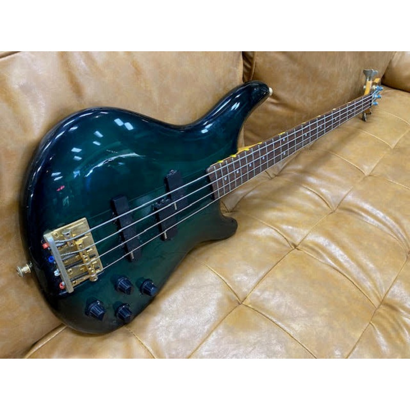 Yamaha Motion B Bass Emerald green w/ hardcase