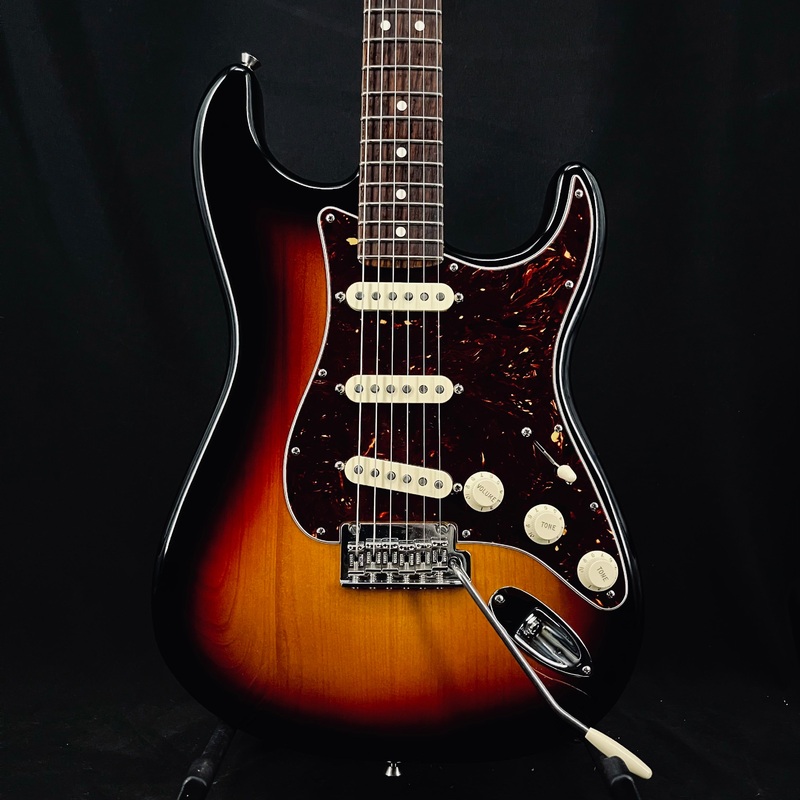 2022 American Professional II Stratocaster 3-tone Sunburst w/ OHSC