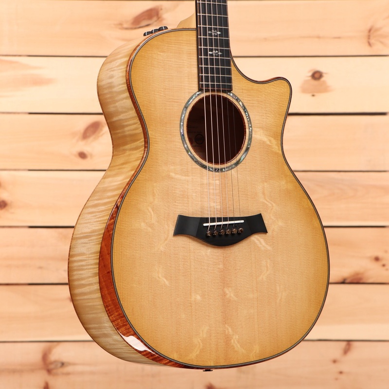 Taylor 2023 Custom Grand Auditorium - Antique Blond