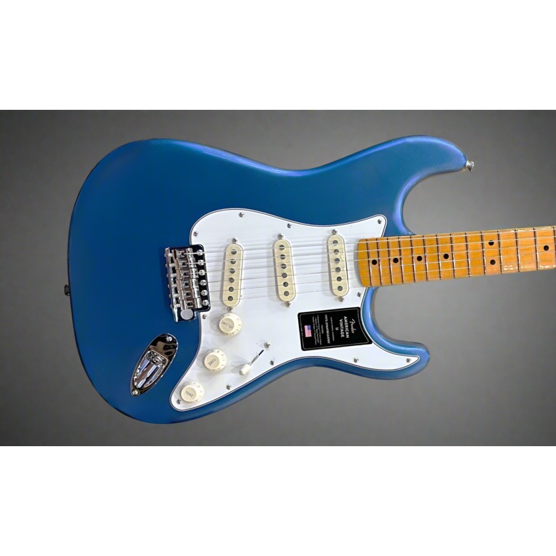American Vintage II 1973 Stratocaster - Lake Placid Blue w/Maple