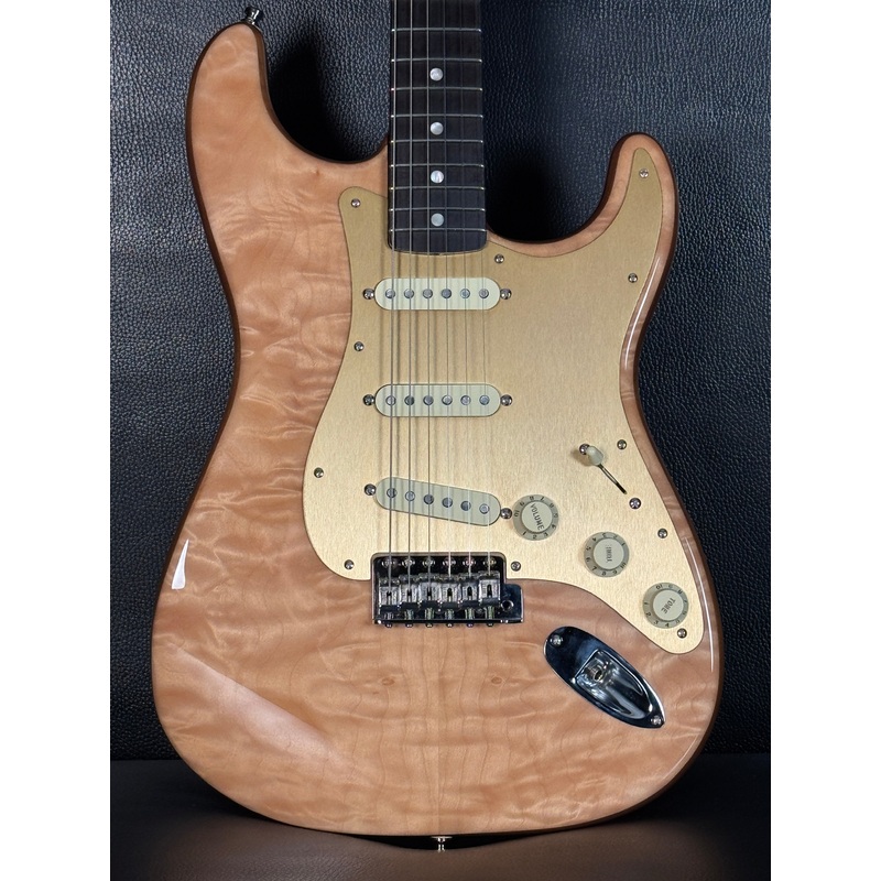 Fender Rarities Quilt Maple Top Stratocaster Natural Limited Edition (PRE-OWNED)
