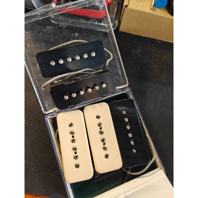 P90 pickup set: 4 x Gibson & 1 x Lollar (neck 2011) BUNDLE