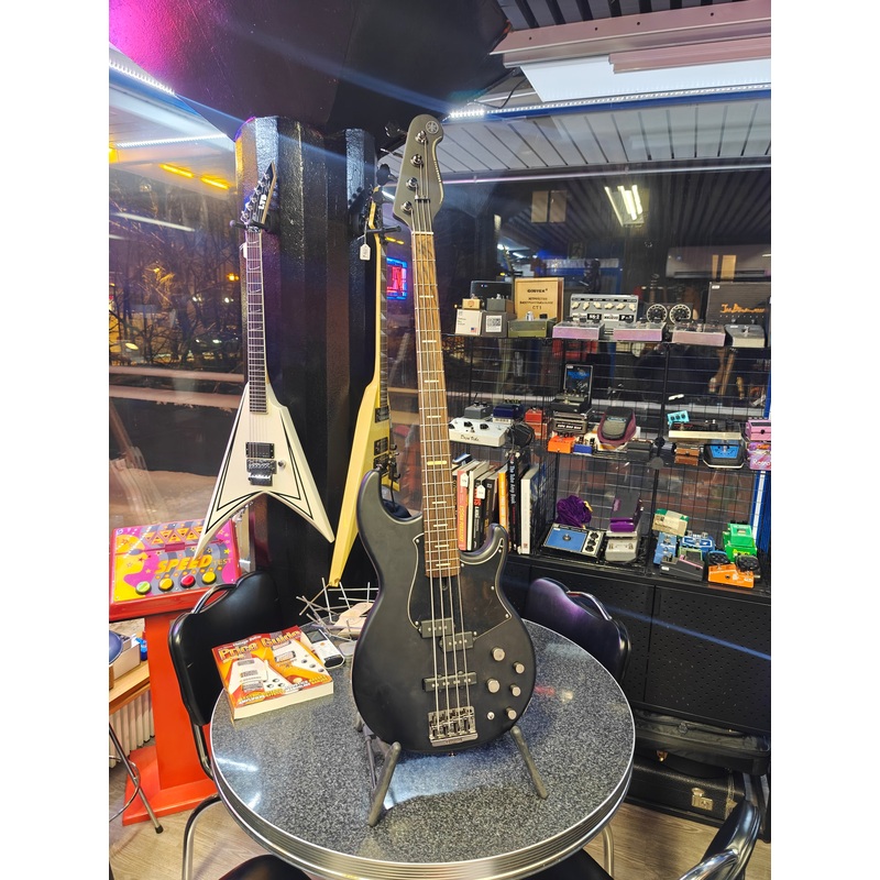 Yamaha BB734A