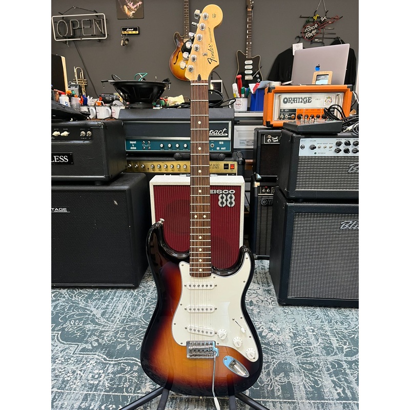 Fender Standard Stratocaster 2016