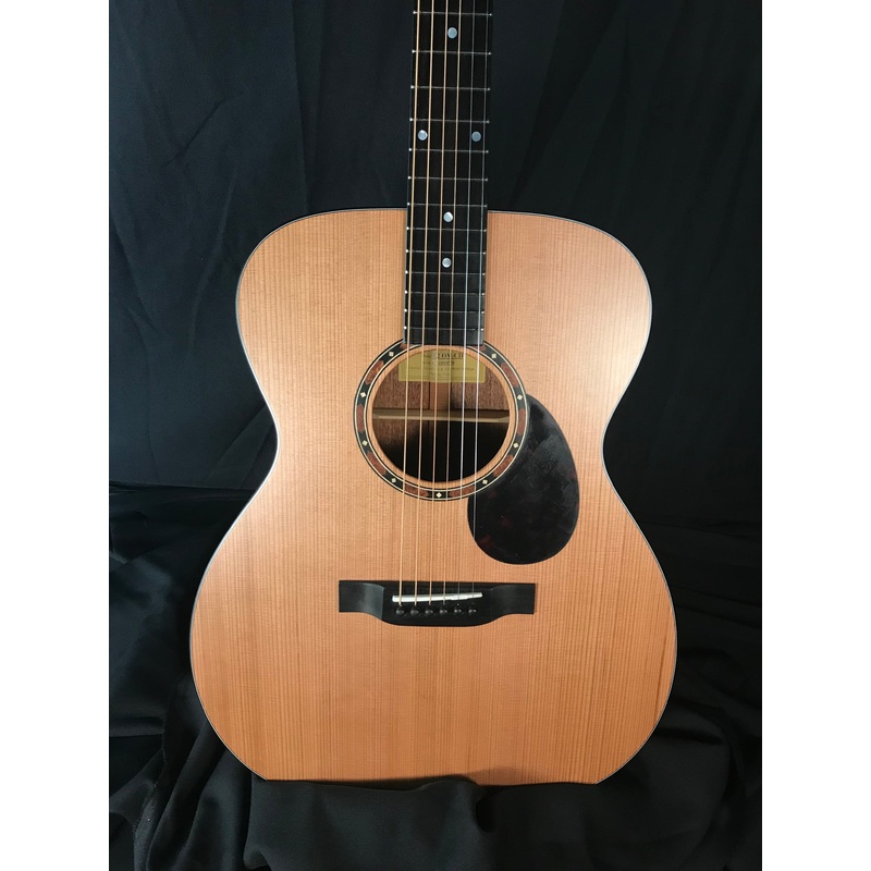 Eastman E2OM CD