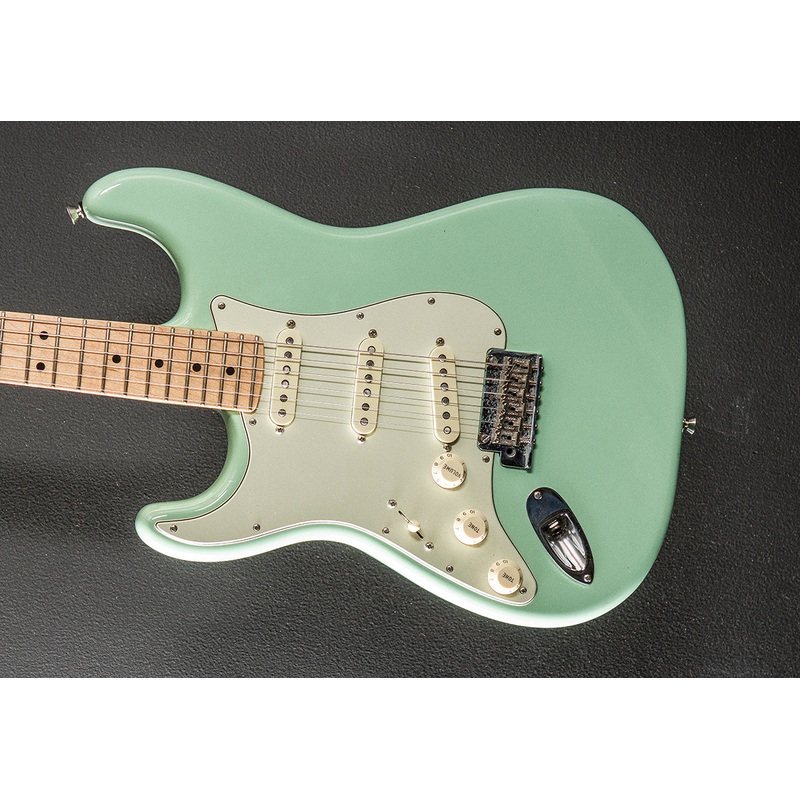 Used Limited Edition American Pro Strat Left Land '18