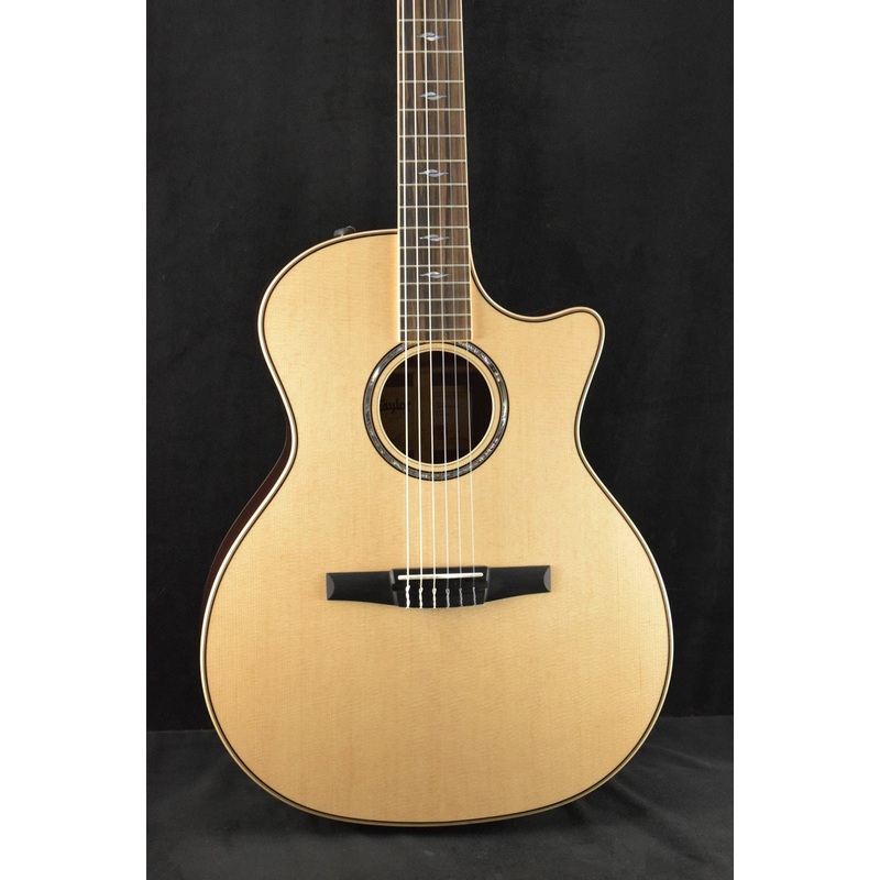 Taylor 814ce-N Nylon-String