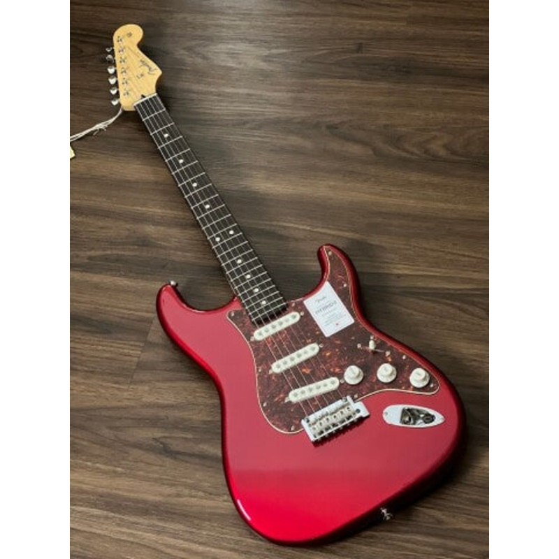 Fender Japan Hybrid II Stratocaster with RW FB in Candy Apple Red