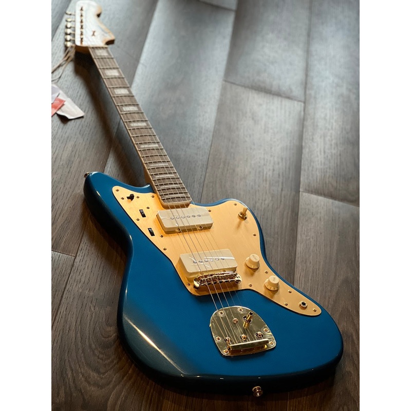 Squier 40th Anniversary Gold Edition Jazzmaster in Lake Placid Blue