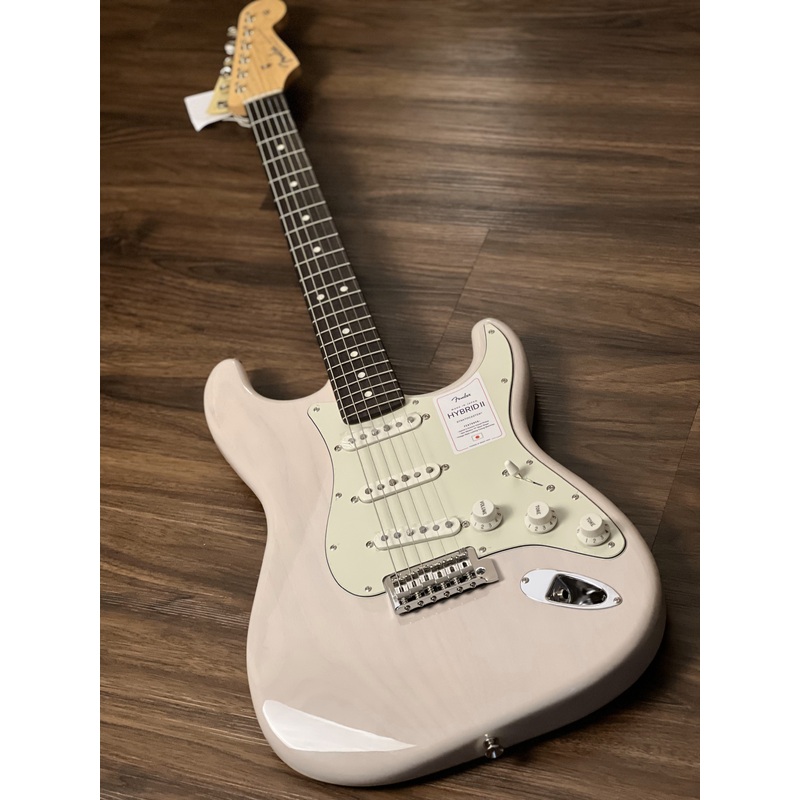 Fender Japan Hybrid II Stratocaster with RW FB in US Blonde
