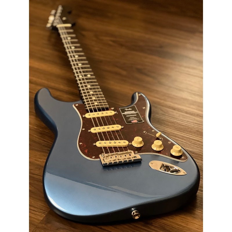 Fender Limited Edition American Professional II Stratocaster with Rosewood Neck in Lake Placid Blue