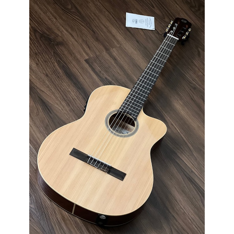 Tanglewood EM DC2 Thinline Nylon with Preamp in Natural