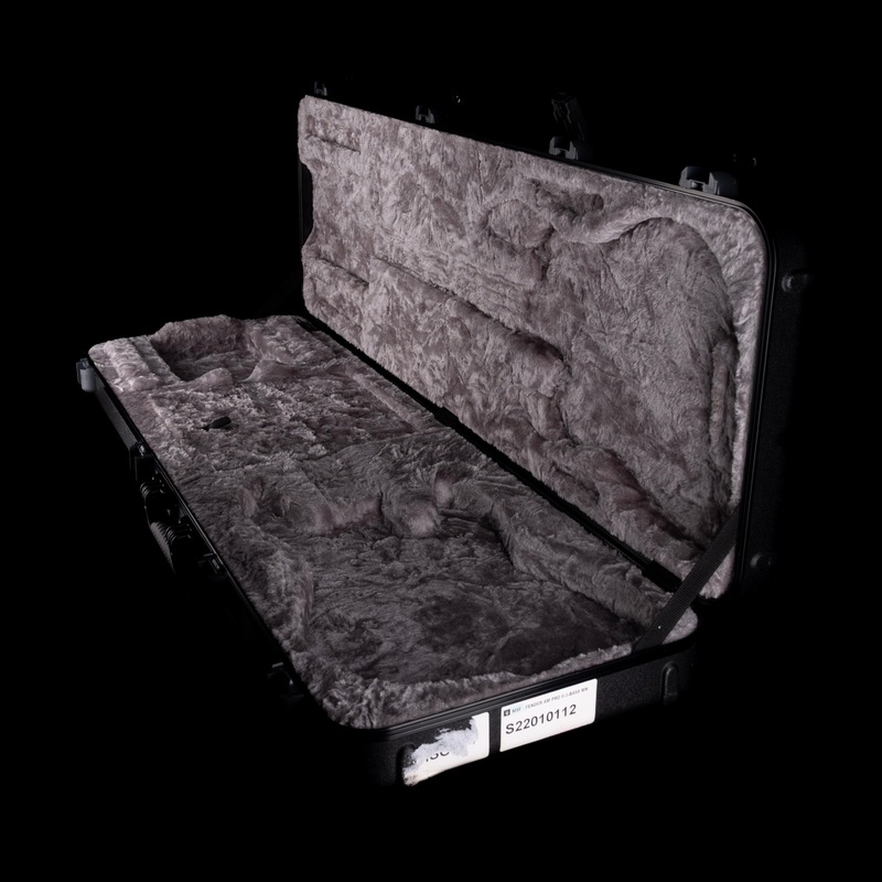 Used Fender Deluxe Molded Bass Case