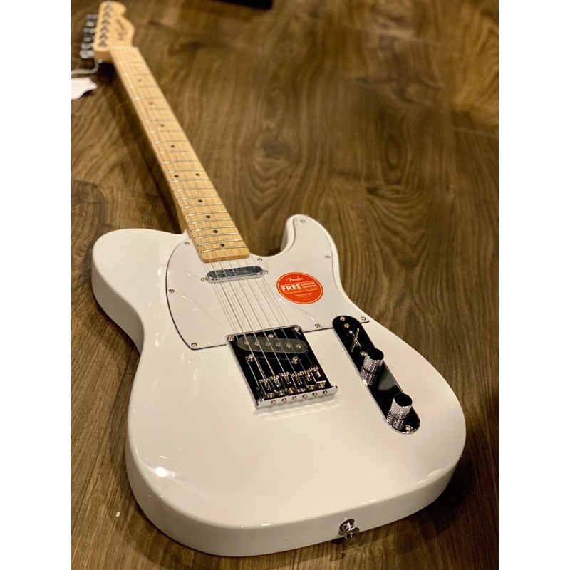 Squier Affinity Telecaster in Arctic White