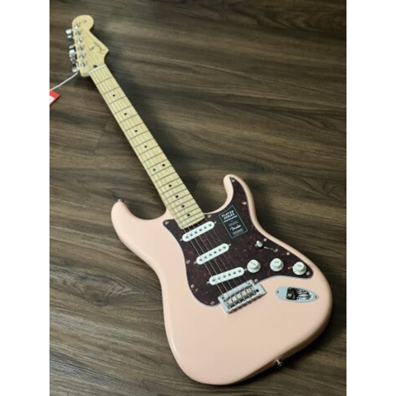 Fender Limited Edition Player Stratocaster with Maple FB in Shell Pink