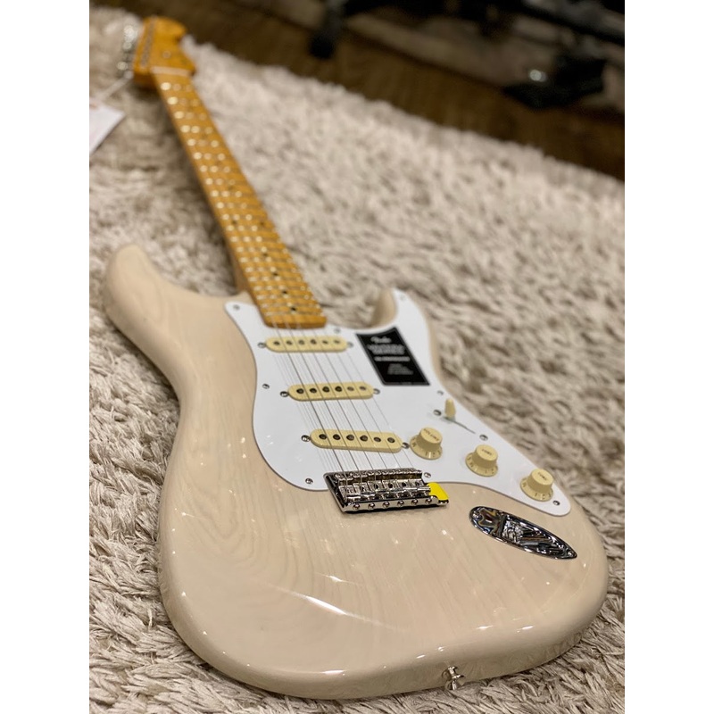 Fender Vintera 50s Stratocaster in White Blonde with maple FB