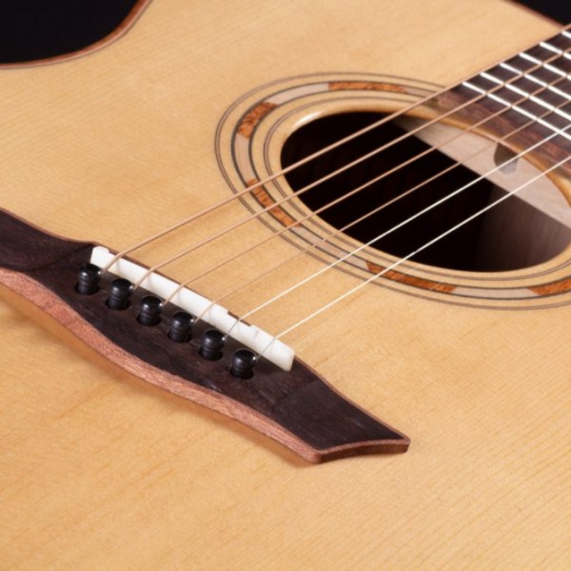 Washburn WCG25SCE Comfort Series Acoustic-Electric Guitar, Natural