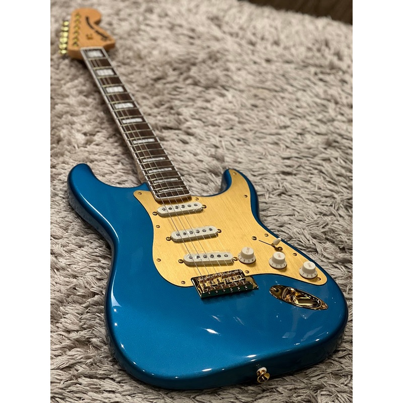 Squier 40th Anniversary Gold Edition Stratocaster in Lake Placid Blue