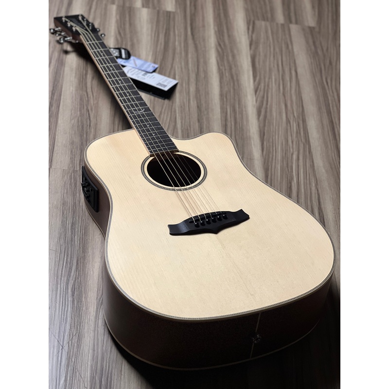 Tanglewood TP5 SE Slope Shoulder Dreadnought With Fishman Presys in Natural