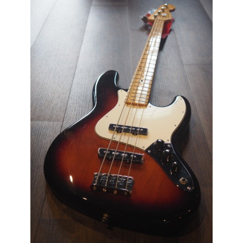 Fender Player Series Jazz Bass Maple Neck 3 Tone Sunburst