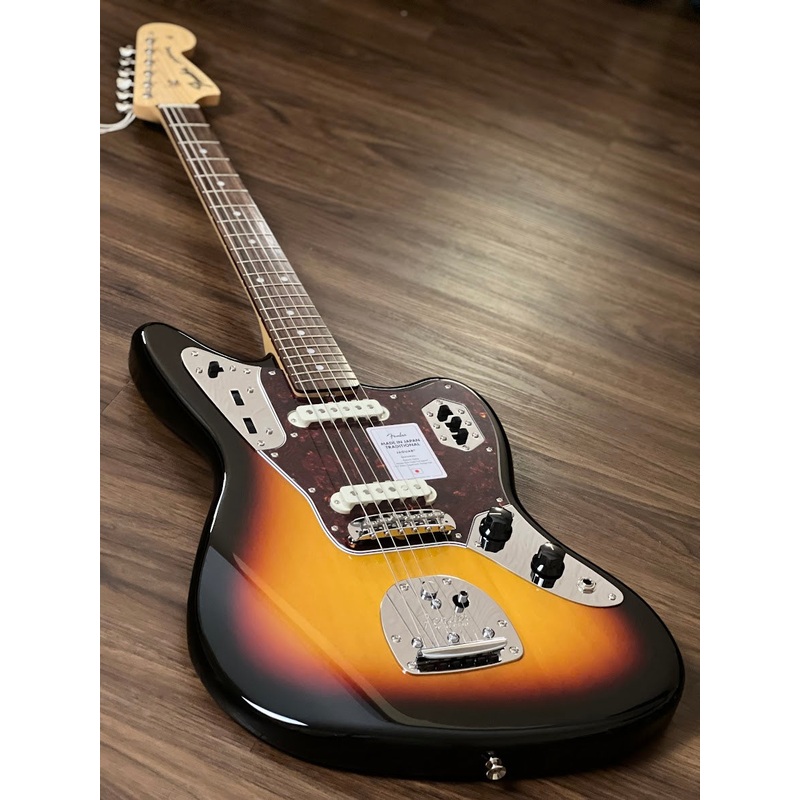 Fender Japan Traditional 60s Jaguar with RW FB in 3-Color Sunburst