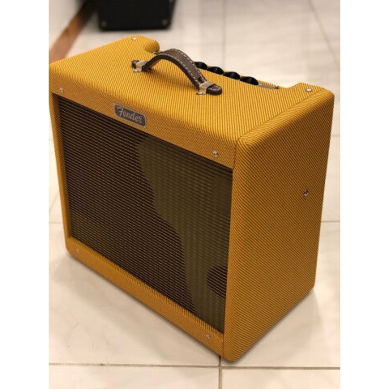 Fender Limited Edition Blues Junior Combo Guitar Tube Amplifier in Lacquered Tweed