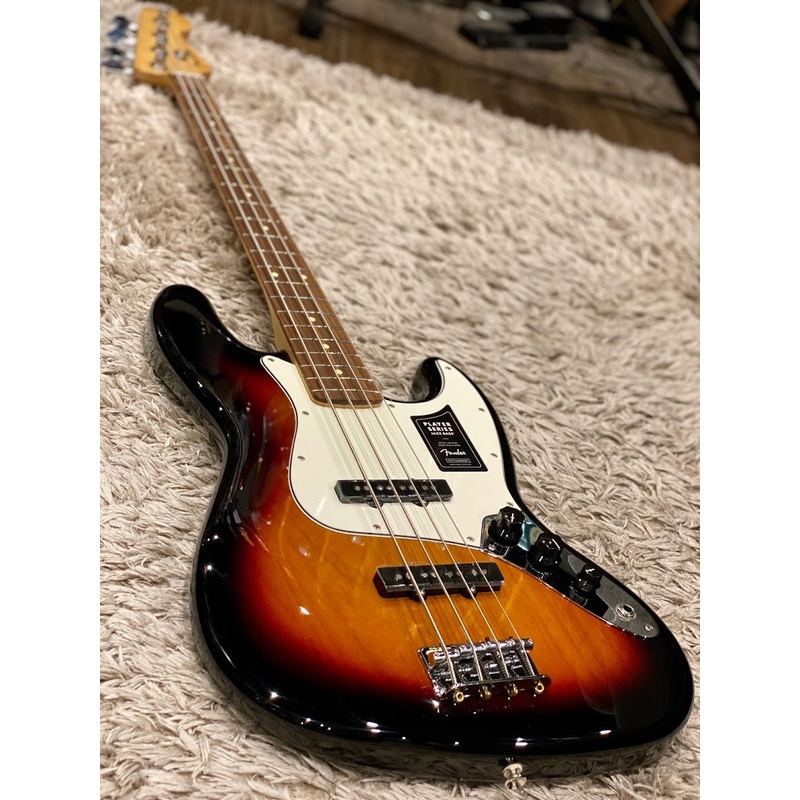 Fender Player Series Jazz Bass in 3 Tone Sunburst with Pau Ferro Fingerboard