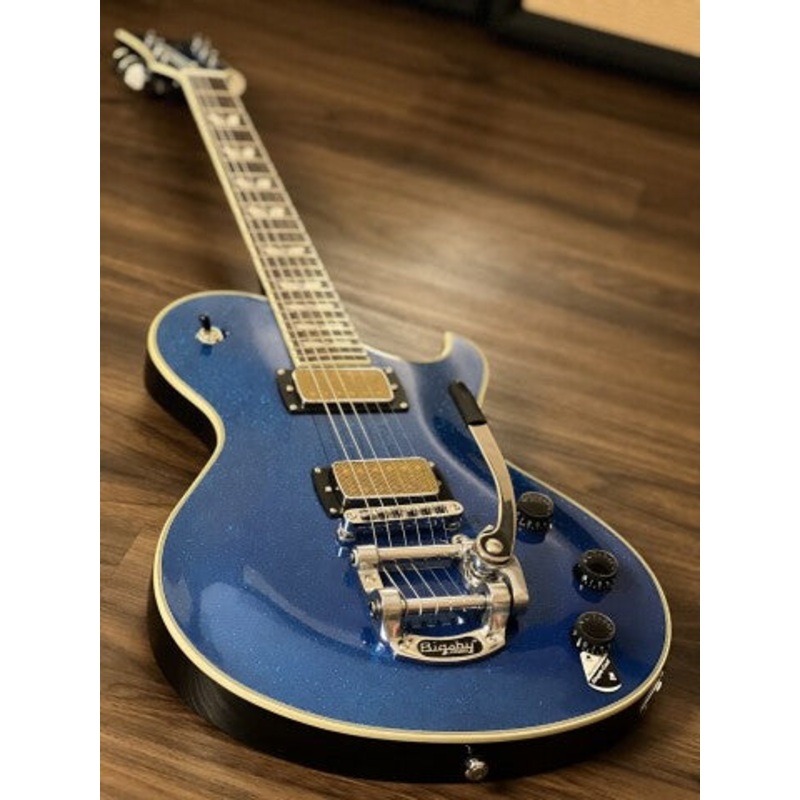 Schecter Retro Solo-6B in Blue Sparkle