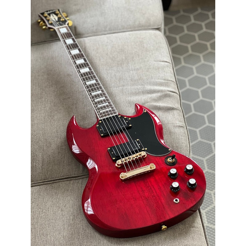 Soloking SG60 in Transparent Red Cherry MOD with Fishman Fluence