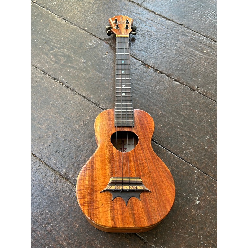 2006 Koaloha Tenor Ukulele Crown Bridge