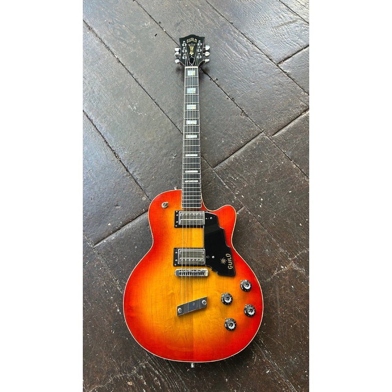 1971 Guild M-75