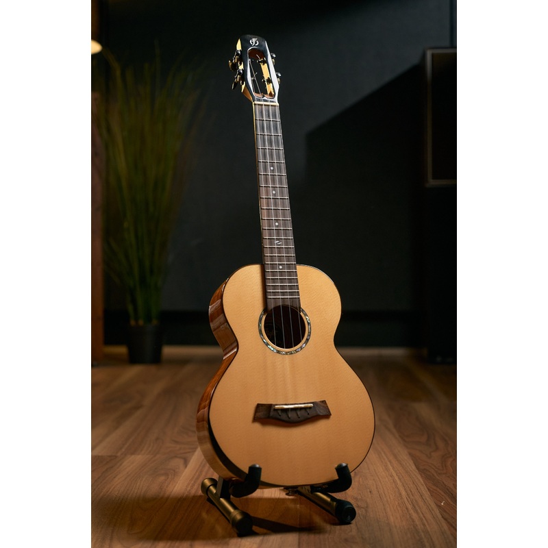Flight Voyager Tenor Ukulele w/Pickup - Pre-Owned