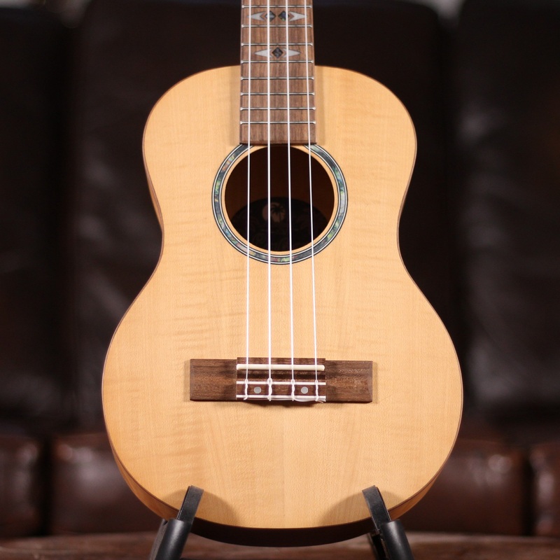 Laka VUT 95 Tenor Ukulele - Maple