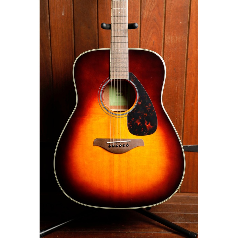 Yamaha FG820 Dreadnought Gloss Brown Sunburst Acoustic Guitar