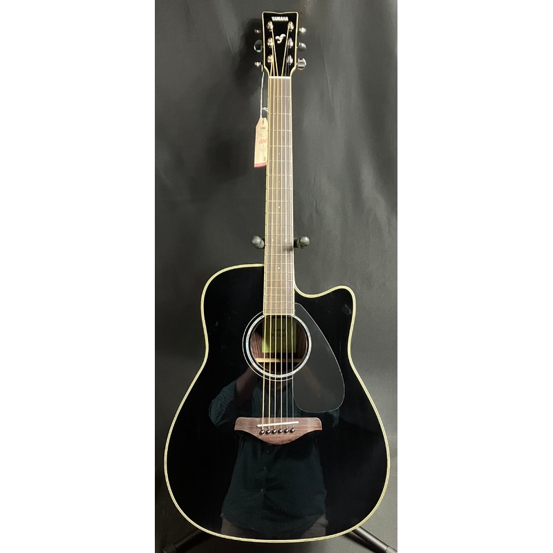 Yamaha FGX830C Dreadnought Cutaway Acoustic-Electric Guitar Gloss Black Finish