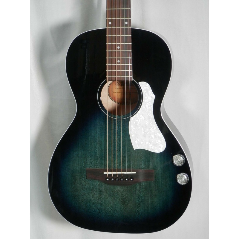 Art & Lutherie 047703 Roadhouse High Gloss Indigo Burst Q-Discrete