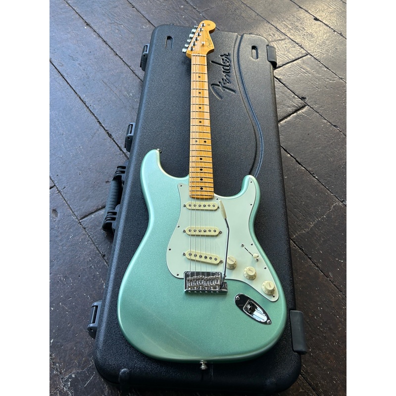2022 Fender American Professional II Stratocaster Mystic Surf Green