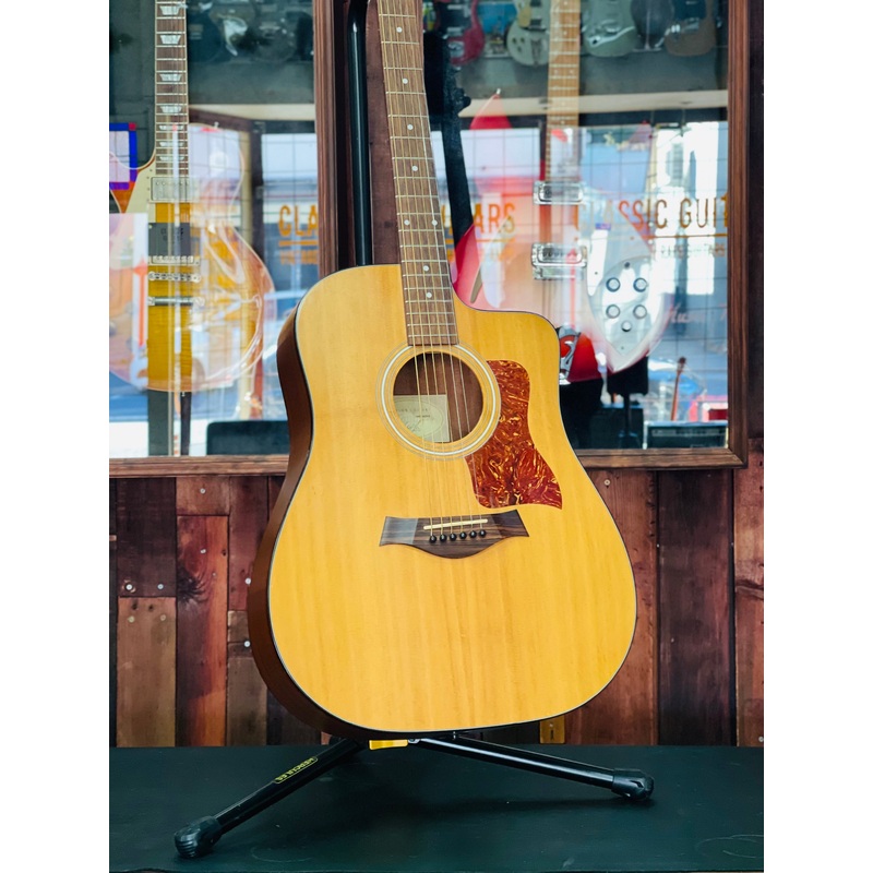Taylor 110 CE