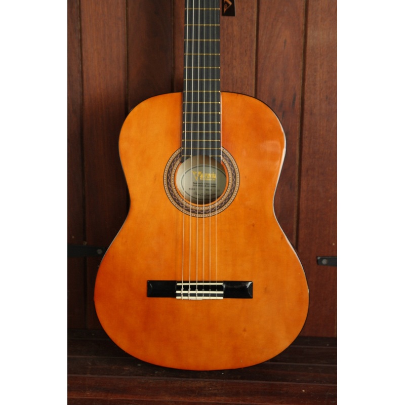 Valencia VC104K Nylon String Classical Guitar Pack 4/4 Size